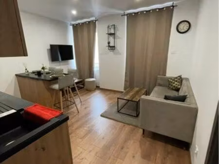 appartement f3 meublée refait à neuf