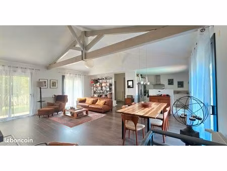 maison 5 ch  salle de cinéma  jardin  piscine  garage  dépendances