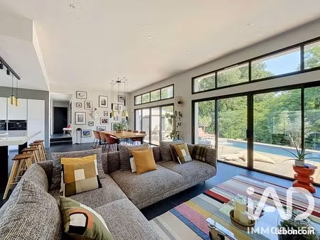maison 6 pièces 203 m²
