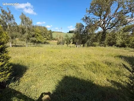 terrain 700 m² menerville