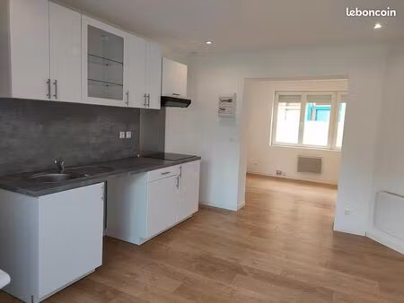 studio 1 pièce 28 m²