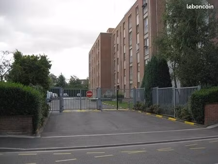 loos location studio 25m² loyer 555