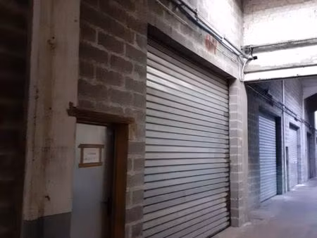 box  local en location 64 m2