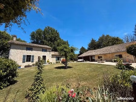 propriété 5 pièces 172 m²