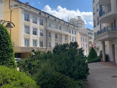 location t2 caluire 42 rue jean moulin 690 euros charges comprises