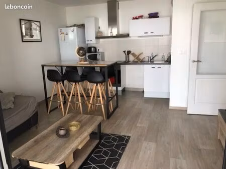 t2 avec balcon et garage challans centre-ville