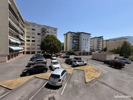 appartement 3 pièces 80 m²