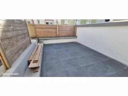 t2 hyper centre ville avec terrasse