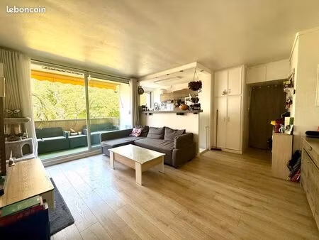 appartement f3 rénové ~54m² - parc arboré 27 hectares - balcon vue verte