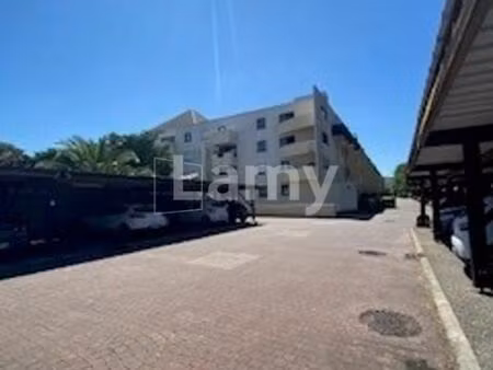 studio 1 pièce 31 m²