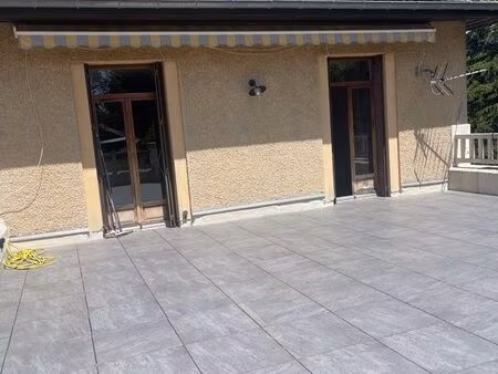 location appartement non meublé avec terrasse