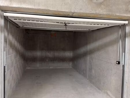 parking/box 14 m² évian-les-bains