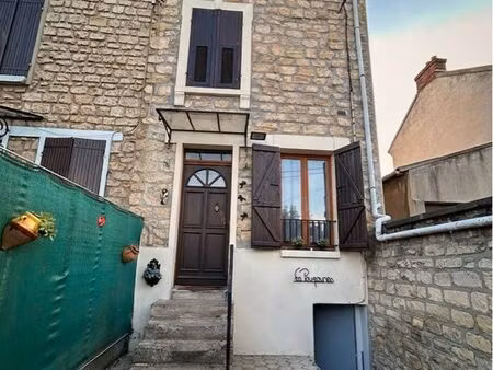 charmante maison en pierre t5 – 74 m² (84 m² au sol) avec jardin & sous-sol