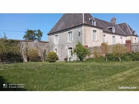 maison 8 pièces 285 m2 sur 10 ha