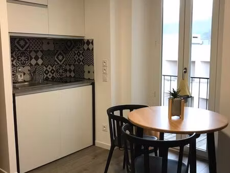 super studio meublé - disponible de suite