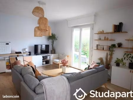 chambre 1 pièce 13 m²