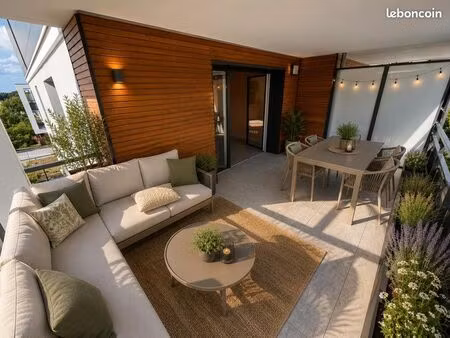 t3 63 m² – terrasse 17 m² sud – garage – centre douvaine – récent 2018 – très lumineux