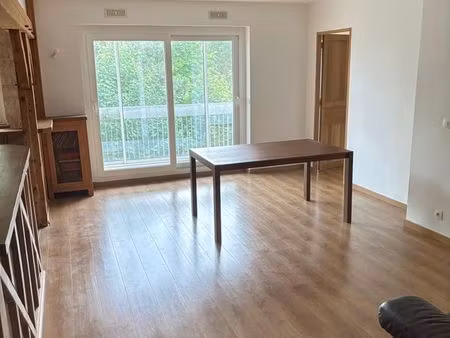 à vendre – grand appartement f5 rénové à élancourt (78)  quartier la villedieu