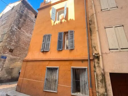 immeuble 7 pièces 180 m²