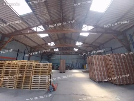 local d'activité 780 m²