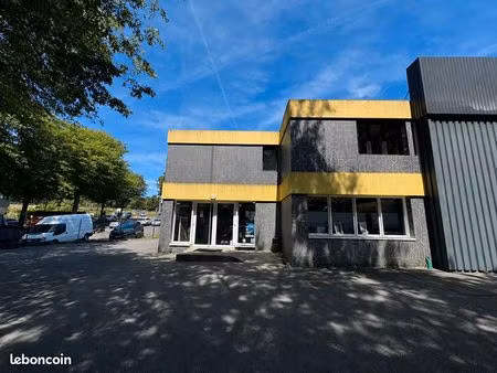 local 240 m² orvault