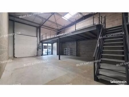 local d'activité 128 m²
