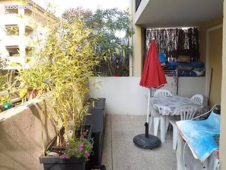 charmant t2 avec grande terrasse dans résidence les défensions