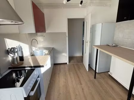 joli t4 avec balcon et parking dans résidence sécurisée