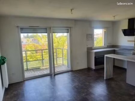 grand appartement de standing avec 2 chambres libre septembre