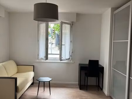 studio meublé république beaux arts