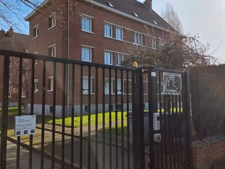 t3 lumineux de 60 m² avec parking dans résidence sécurisée et espaces verts