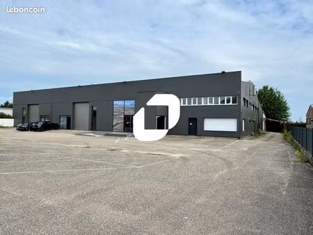 bureaux 93 m²