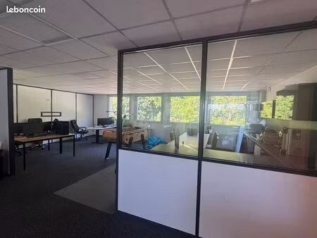 bureaux à louer – environnement de travail calme  convivial et tout équipé