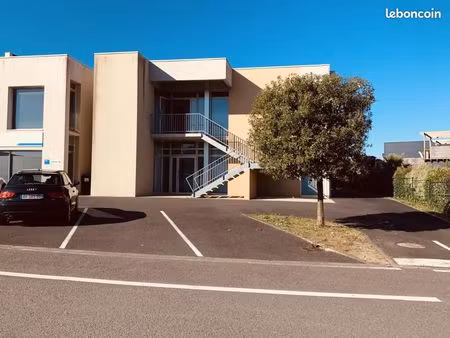 bureaux 261 m²