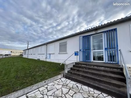 local bureaux 496 m²