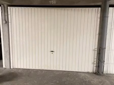 garage fermé à 2 mn gare d’annemasse