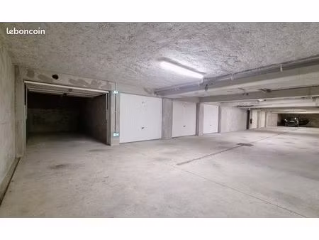 box fermé à louer 15 m² – vétraz-monthoux
