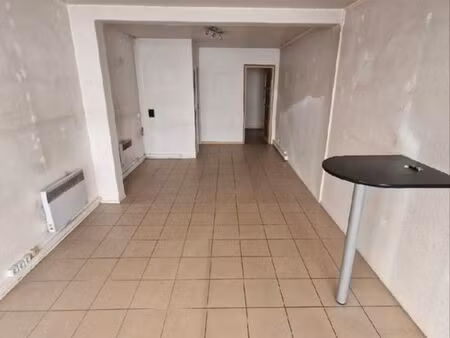 special investisseur particulier vend local commercial ou de bureau + parking box garage c