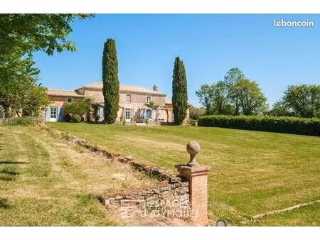 maison 7 pièces 214 m²