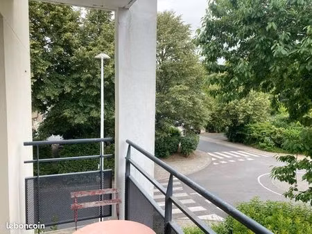 t2 meublé 33 m² – lumineux – balcon – parking – la chapelle-sur-erdre