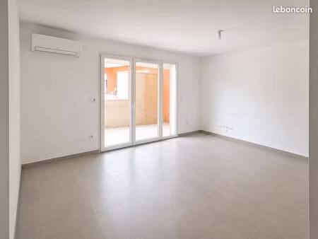 t2 rénové 42 m² - résidence récente - balcon - parking - ascenseur - clim - 750 cc - lunel