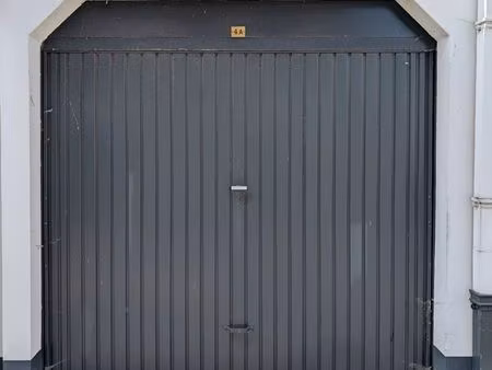 box/ parking fermé