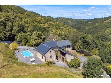 propriété 8 pièces 220 m²