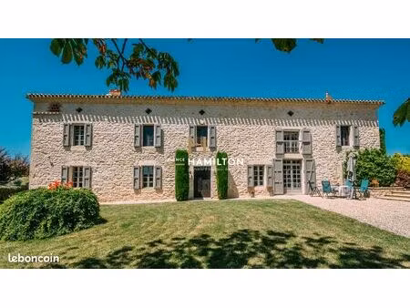 propriété 9 pièces 372 m²