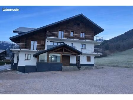 appartement 3 pièces 84 m²