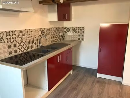 t3 de 59m2 rénové et équipé