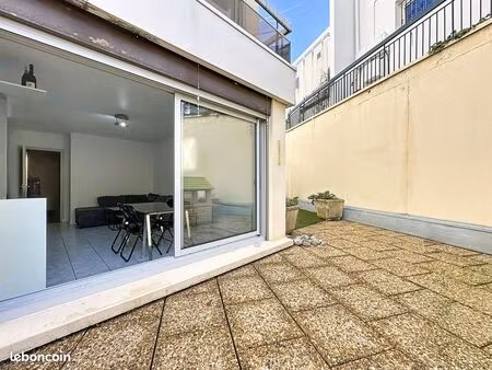 90m2  3 chambres sur terrasses  lumineux et proche débarcadère