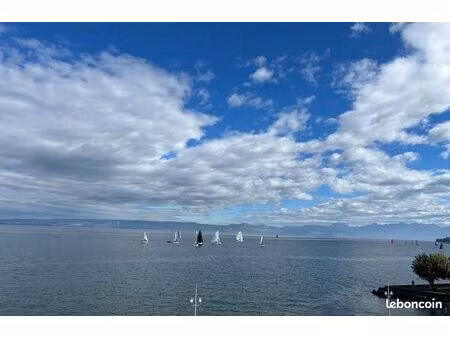 amphion-les-bains – exceptionnel attique pieds dans l’eau avec vue panoramique sur le lac 