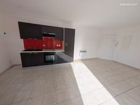 appartement f3 75m2 terrasse parking