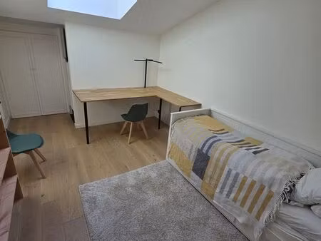 studio meublé de standing – 19 m² – entrée indépendante – parking sécurisé – tram c à 5 mi